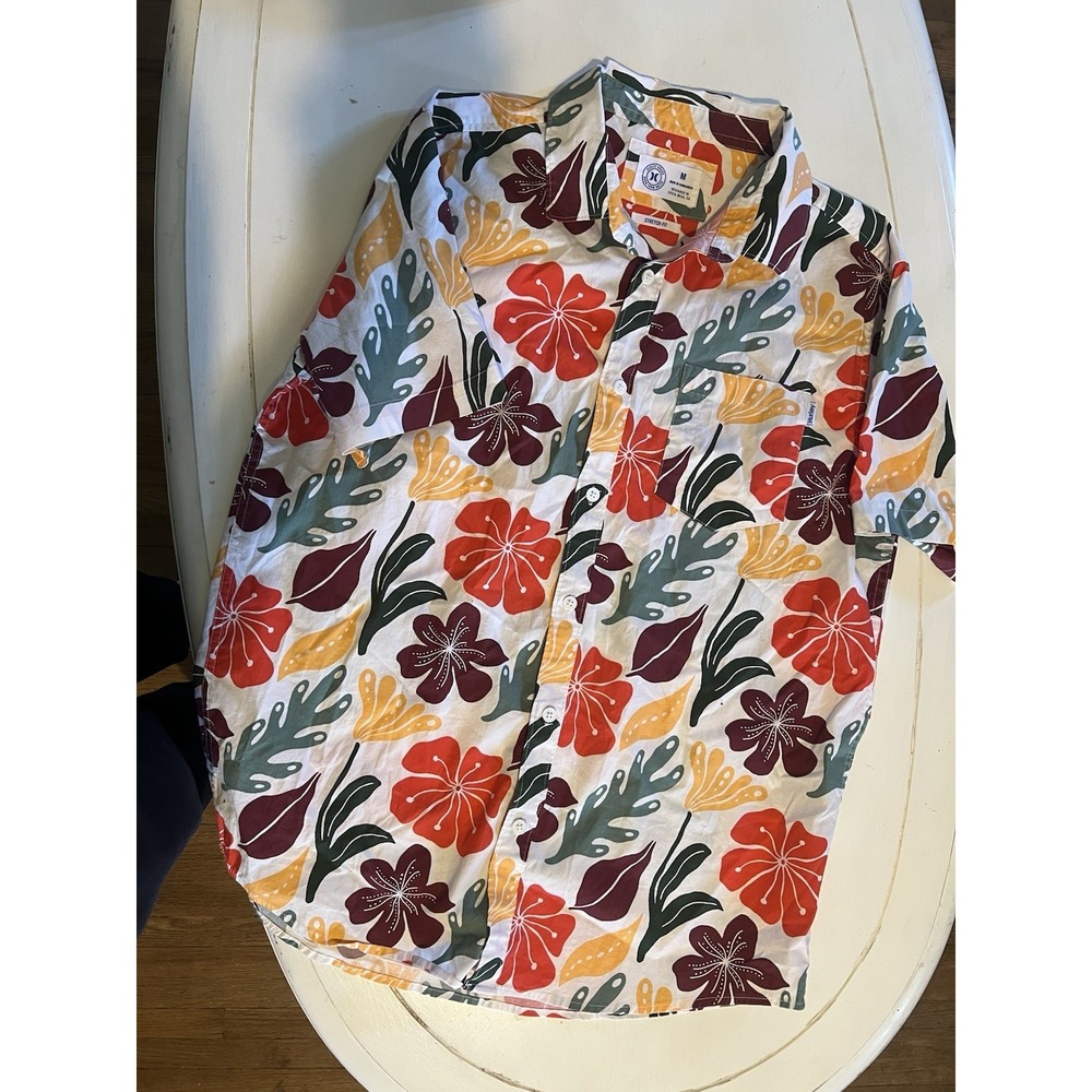 Hurley Floral Hawaiian Shirt M Tropical Beach Vacation Y2K Surf Style Button Up